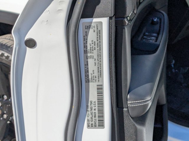 Used 2022 Jeep Grand Cherokee L Laredo image 28