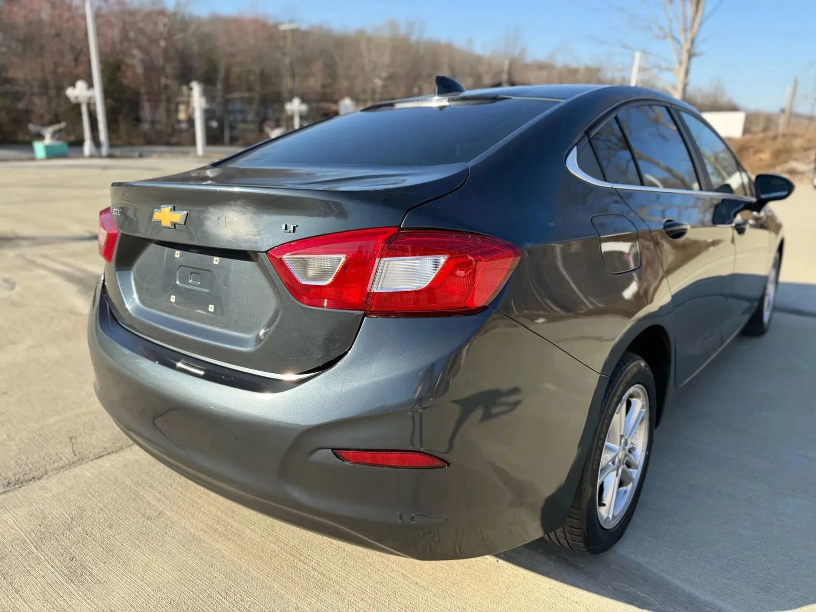 Used 2017 Chevrolet Cruze LT image 7