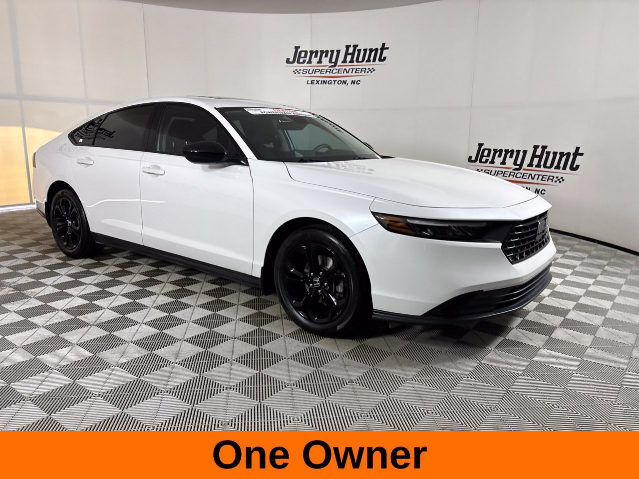 Used 2025 Honda Accord SE image 4