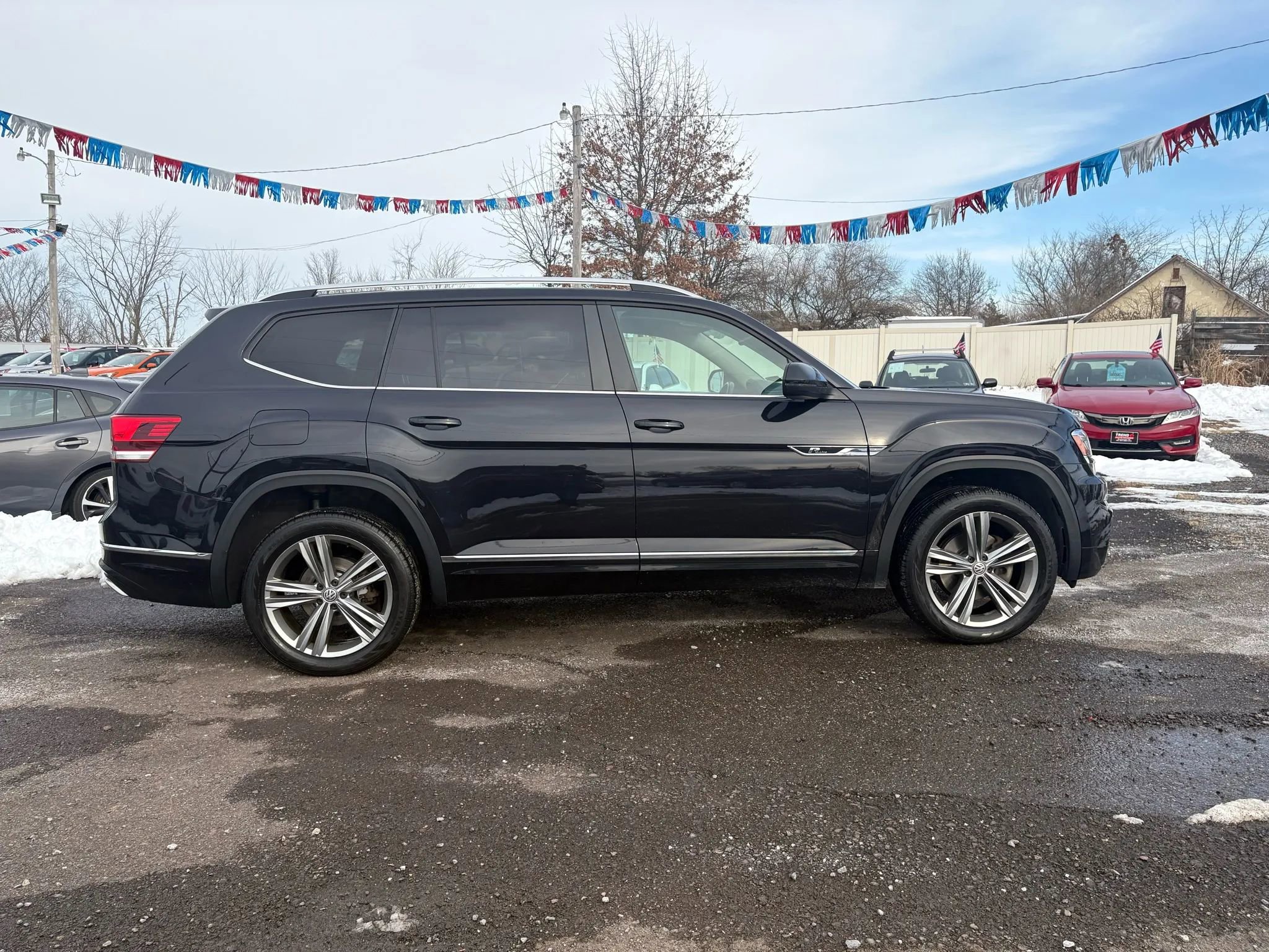 Used 2018 Volkswagen Atlas SEL w/ R-Line Package image 6