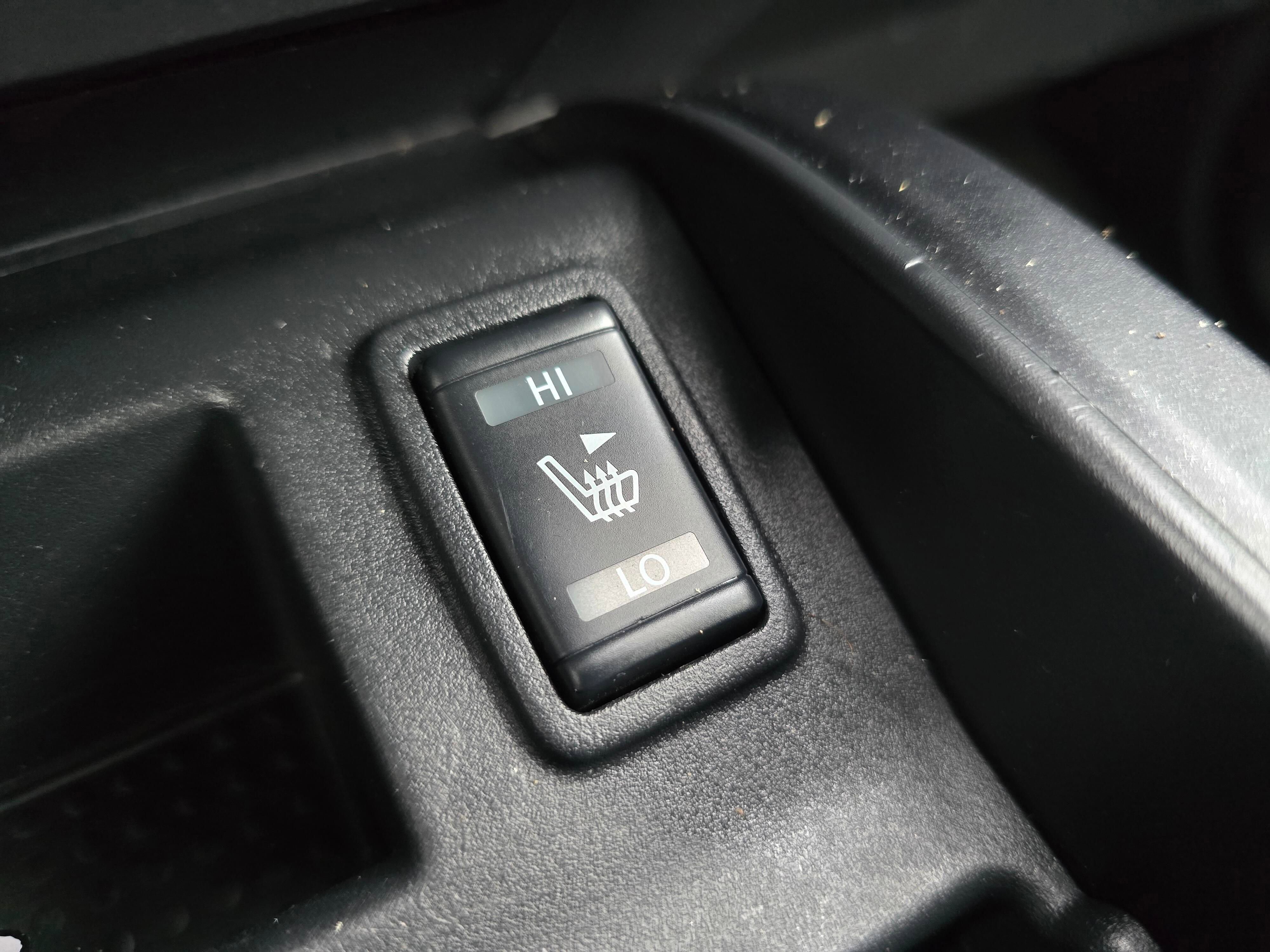 Used 2021 Nissan Titan PRO-4X w/ Pro-4x Convenience Package image 17