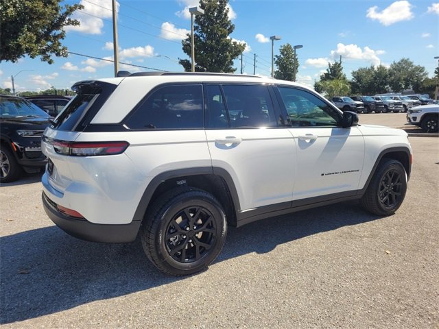 New 2025 Jeep Grand Cherokee Altitude image 13