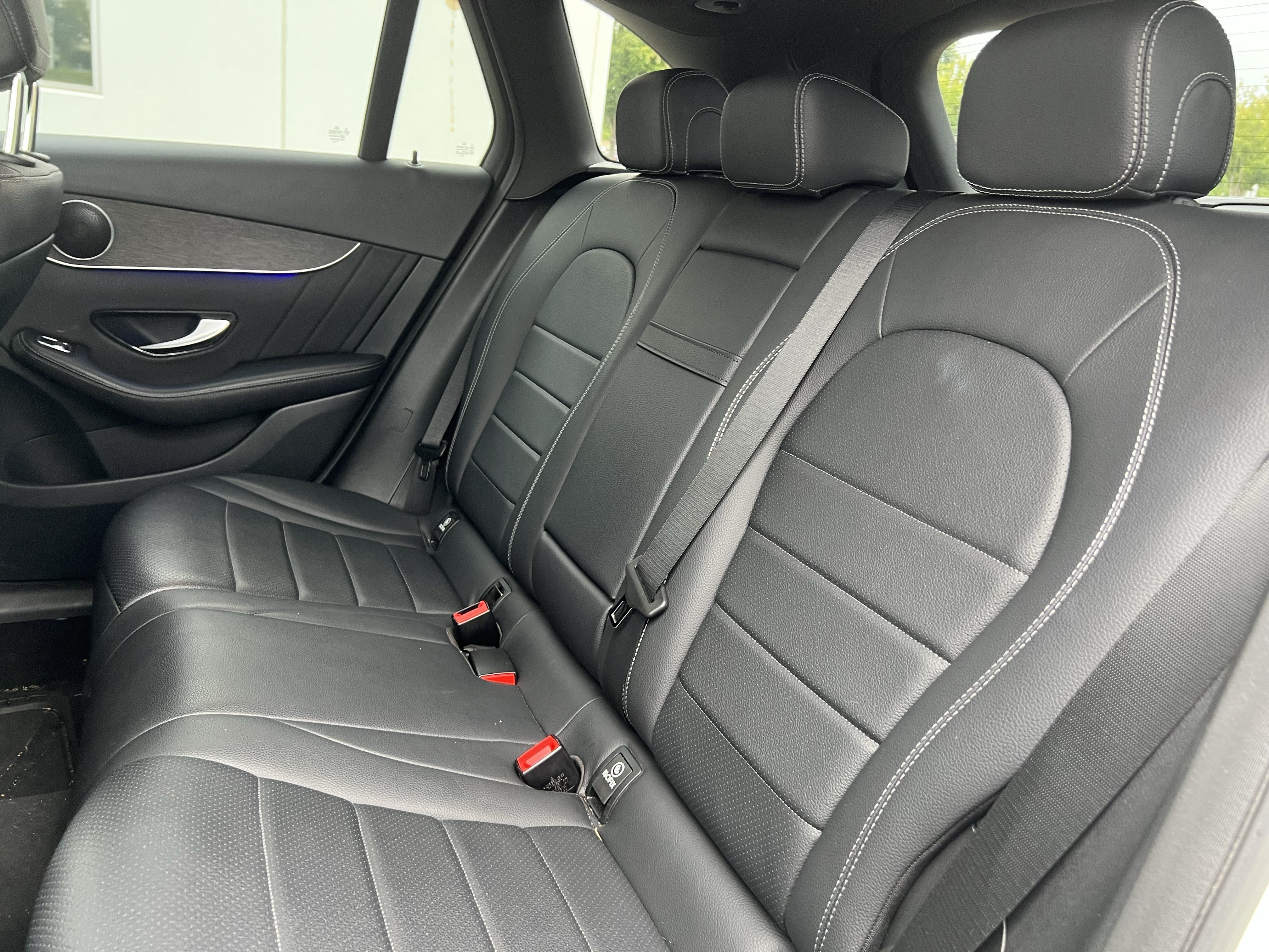 Used 2020 Mercedes-Benz GLC 300 4MATIC w/ AMG Line image 33