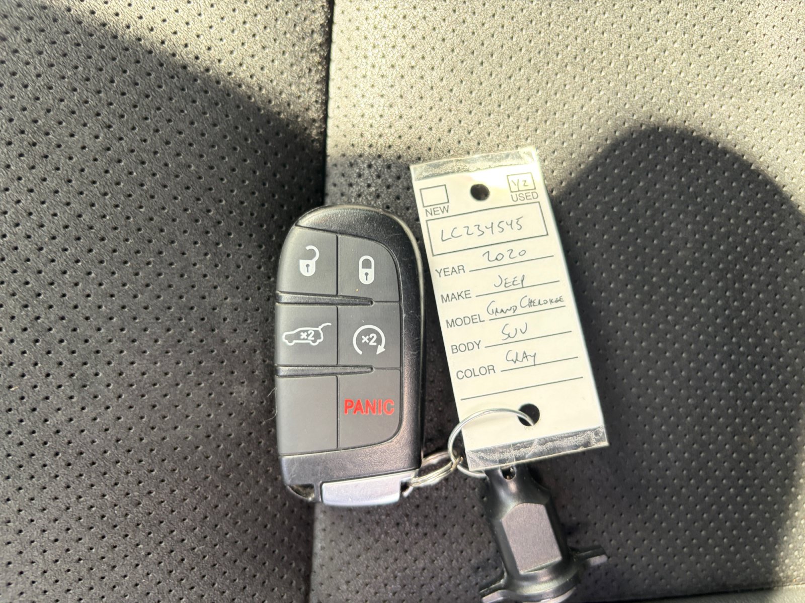 Used 2020 Jeep Grand Cherokee Altitude AWD/4WD image 33
