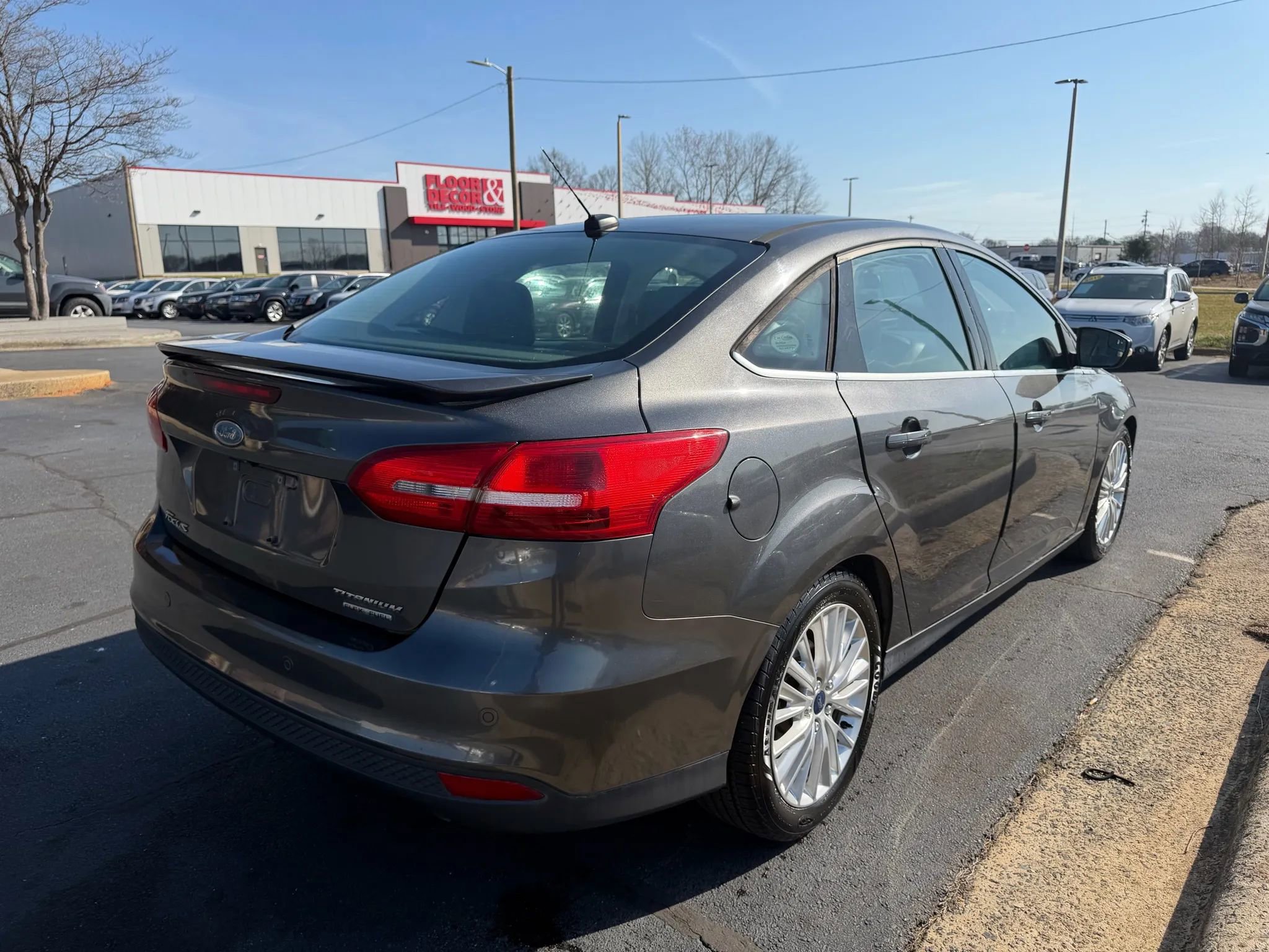 Used 2015 Ford Focus Titanium image 7