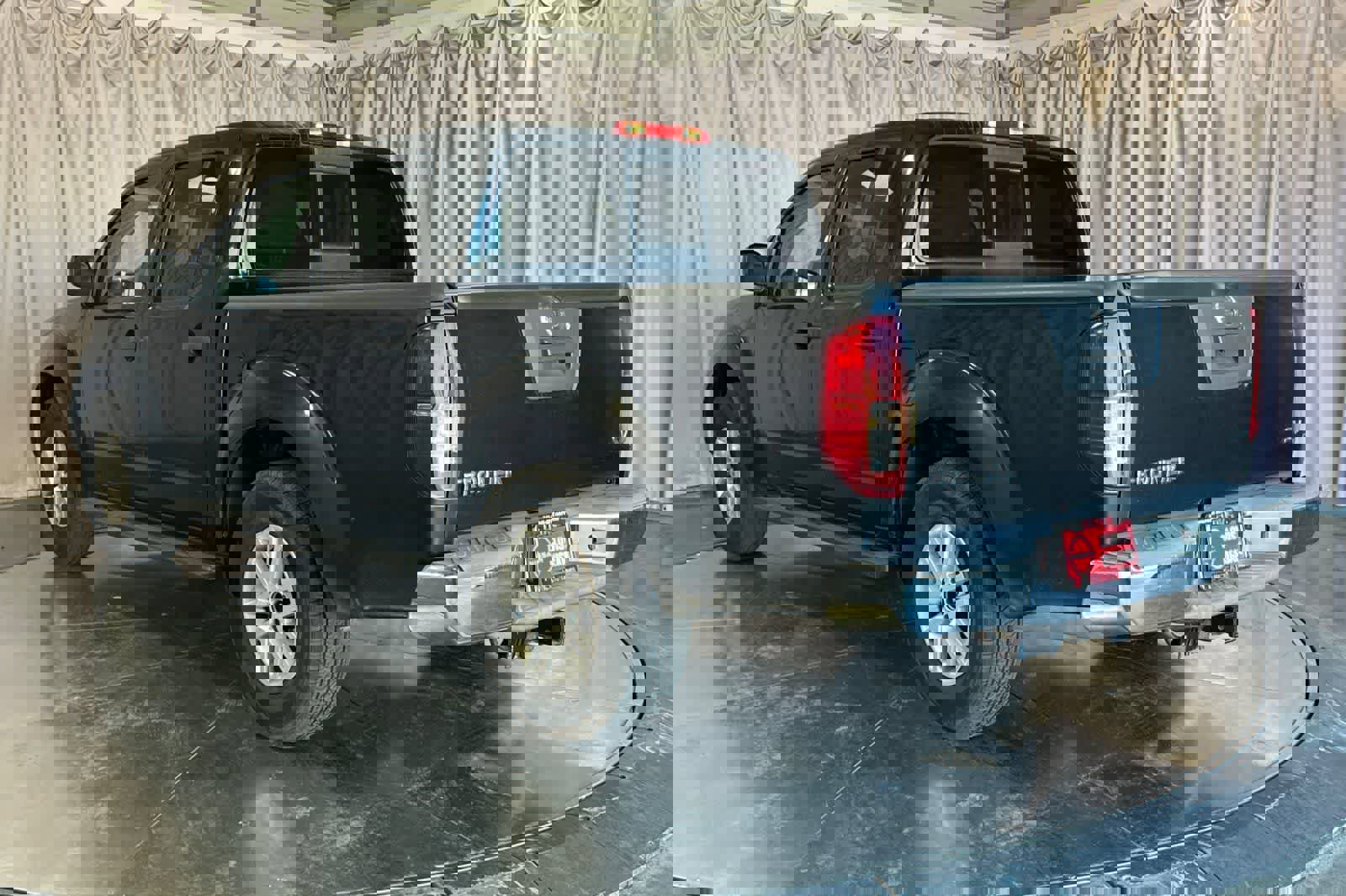 Used 2019 Nissan Frontier SV image 7