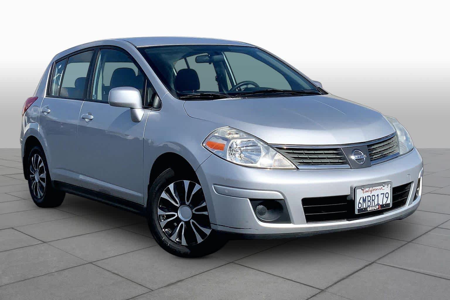 Used 2009 Nissan Versa 1.8 S w/ PWR Pkg FWD image 2