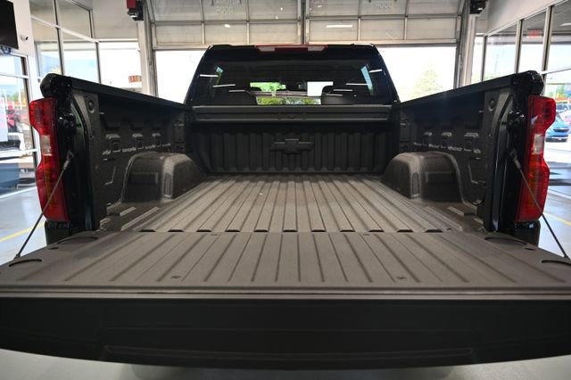 New 2026 Chevrolet Silverado 1500 Custom Trail Boss w/ LPO, Dark Essentials Package AWD/4WD image 7