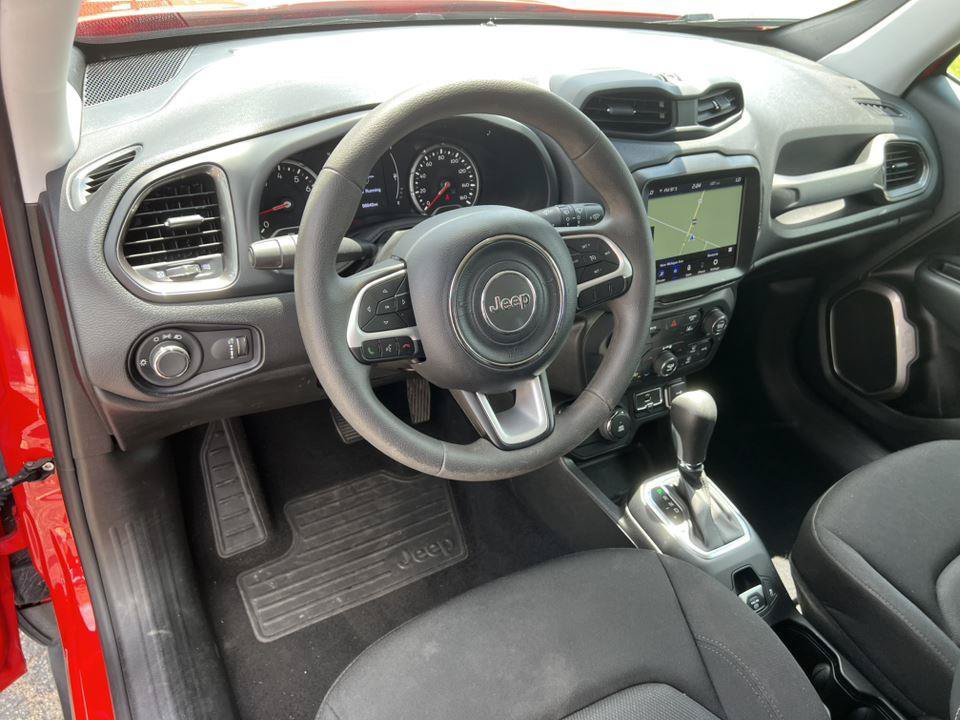 Used 2023 Jeep Renegade Latitude AWD/4WD image 12