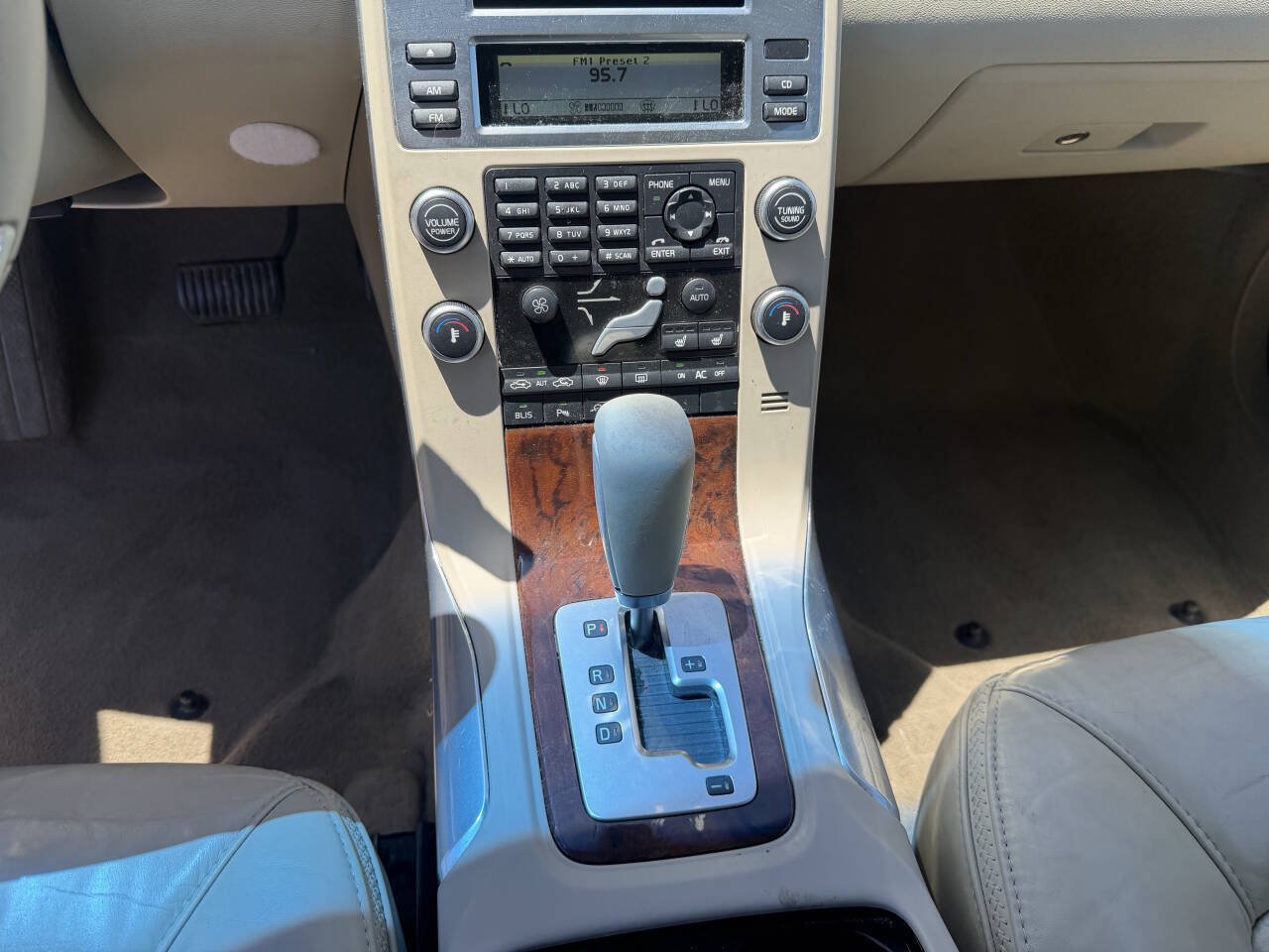Used 2011 Volvo XC70 T6 AWD/4WD image 24
