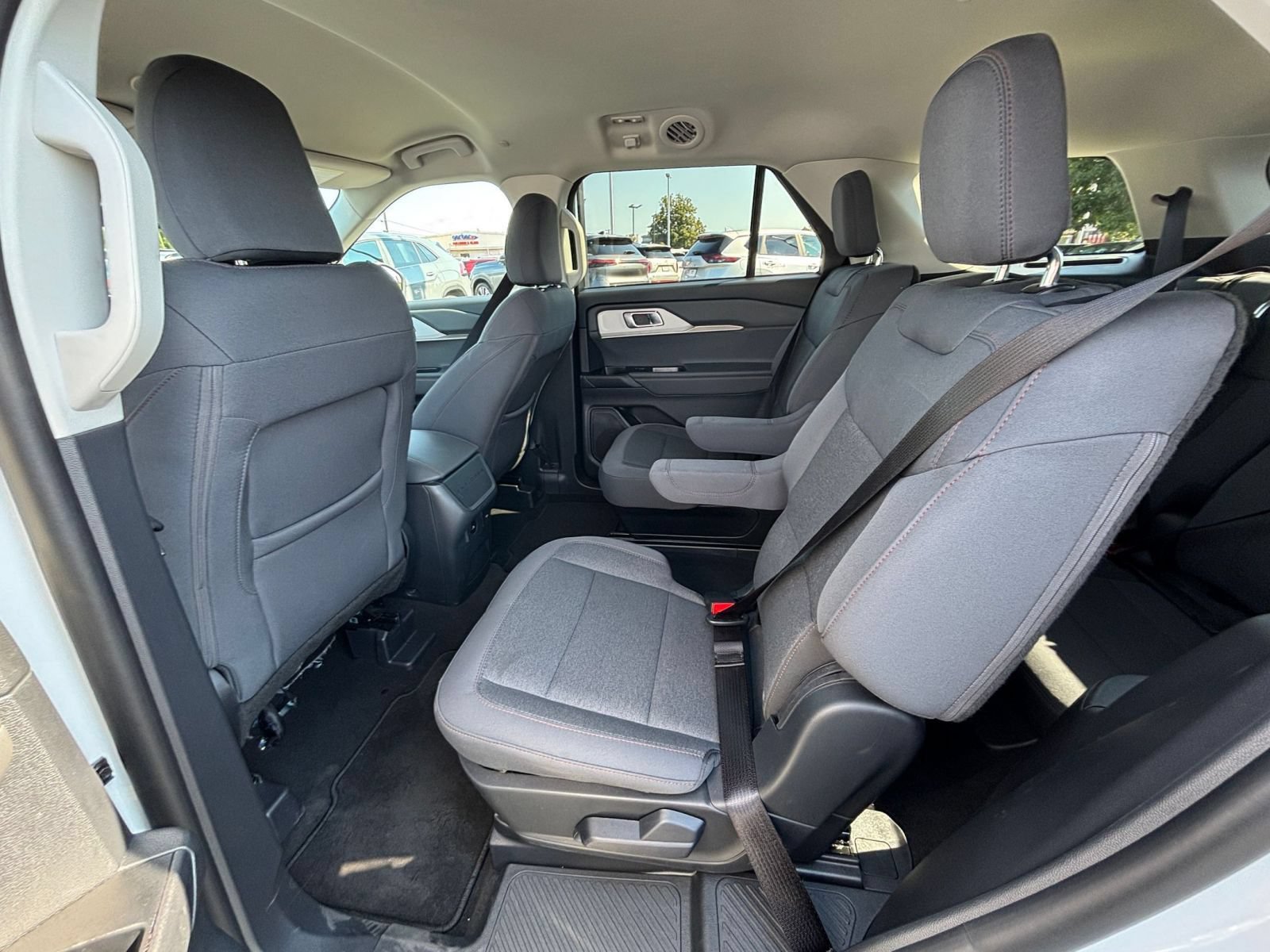 Used 2026 Ford Explorer Active AWD/4WD image 27