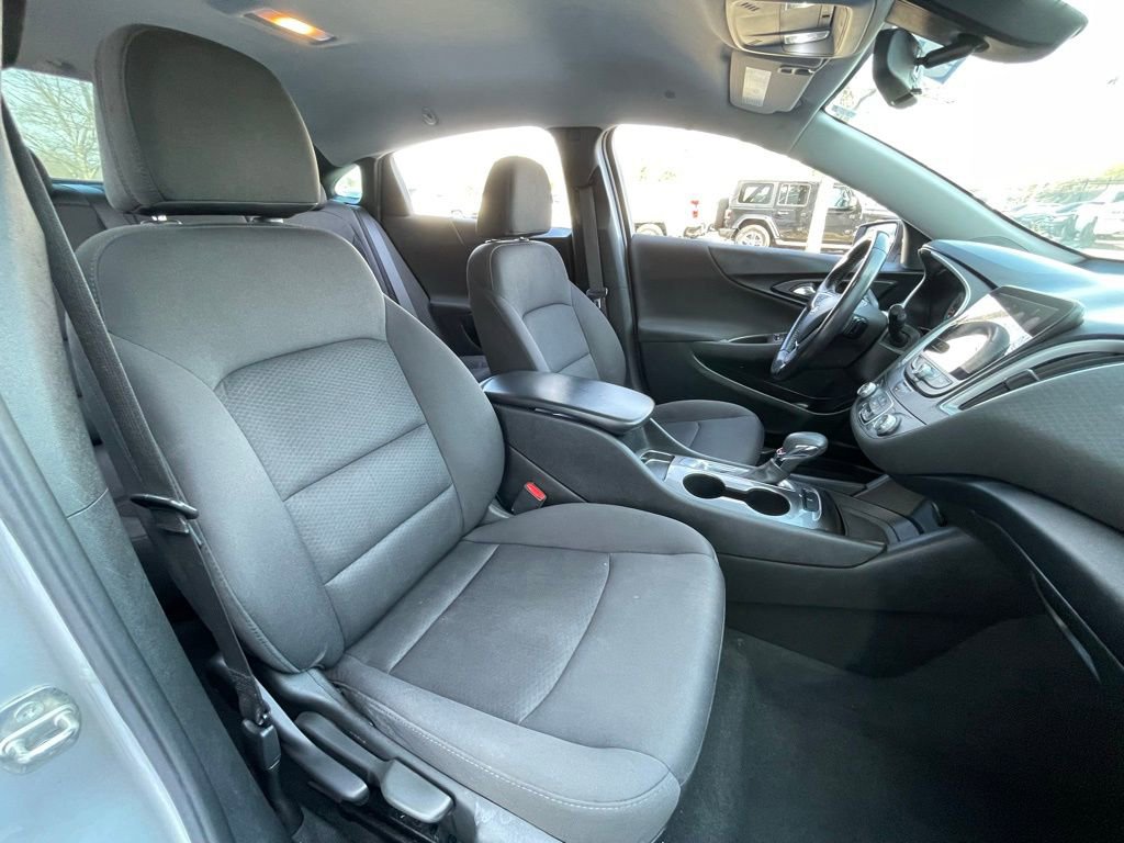 Used 2021 Chevrolet Malibu RS image 30