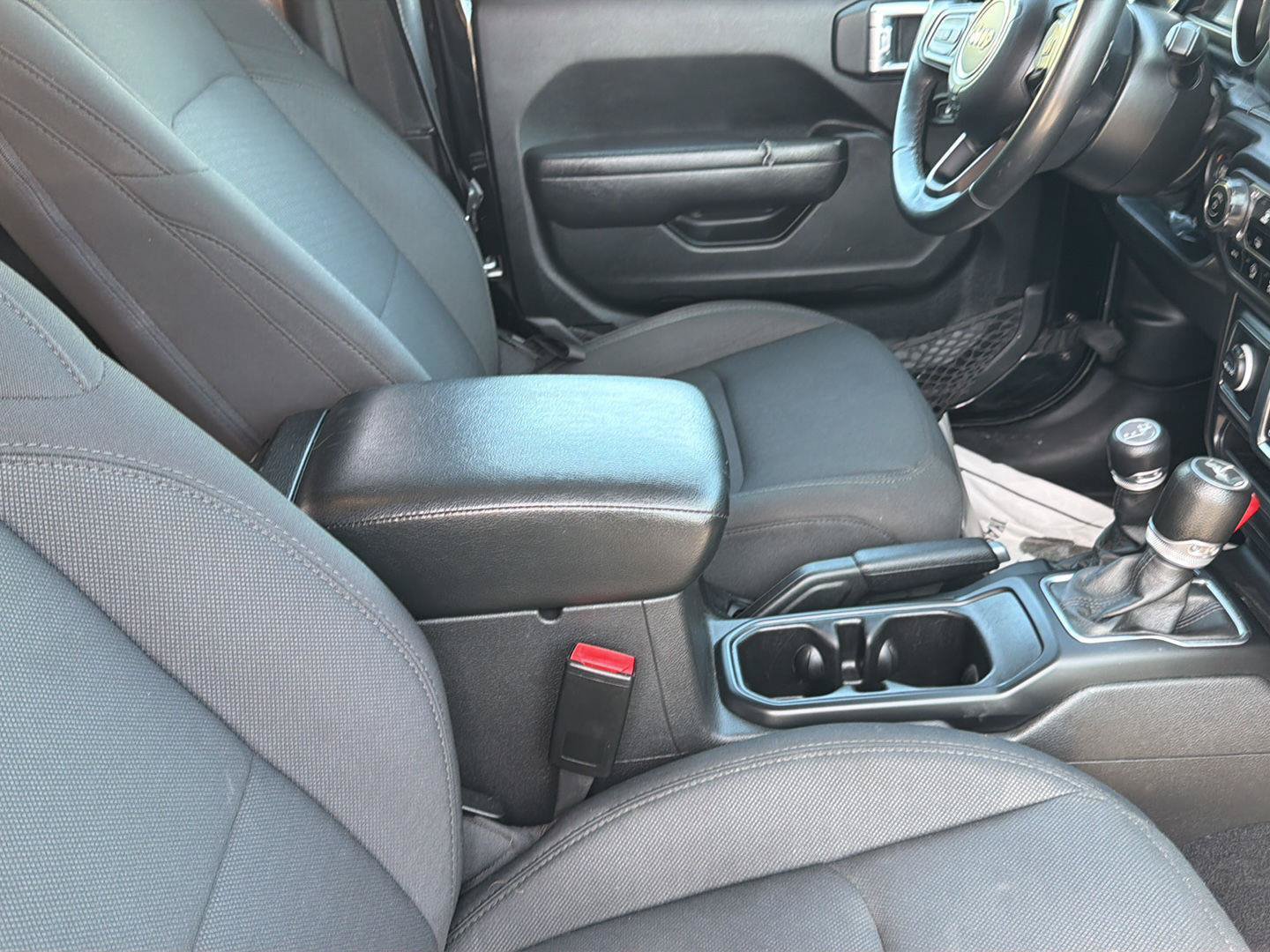 Used 2022 Jeep Wrangler Sport AWD/4WD image 22