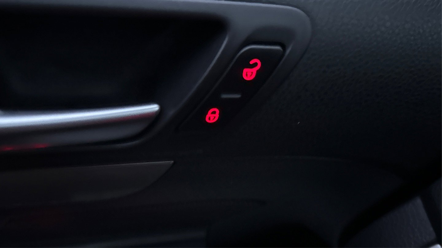 Used 2009 Volkswagen Rabbit S image 37