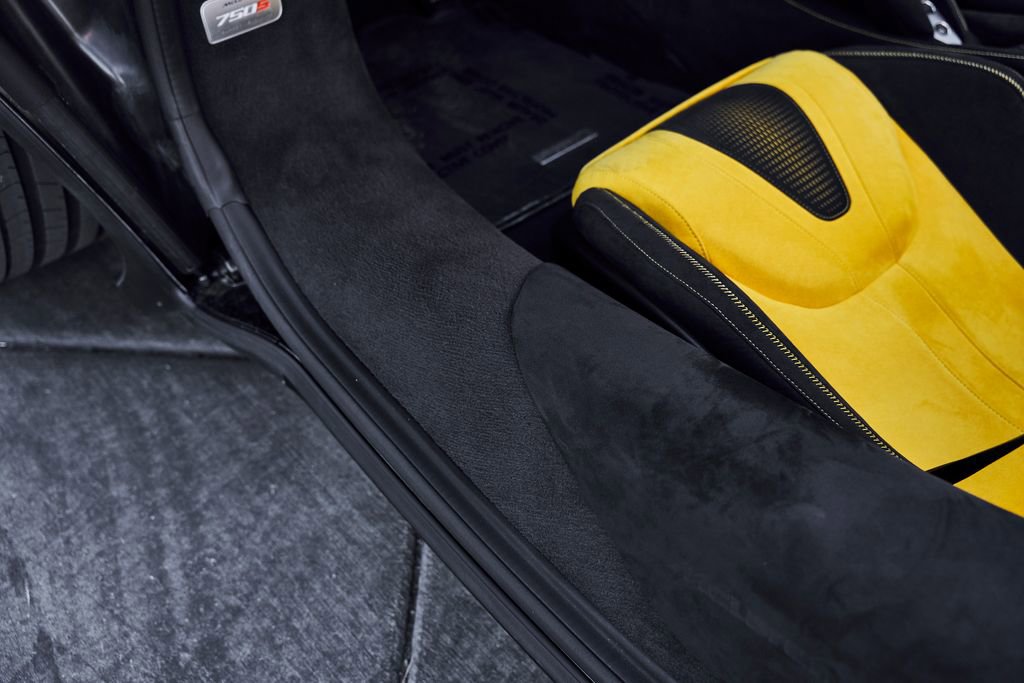 Used 2026 McLaren 750S Spider image 40