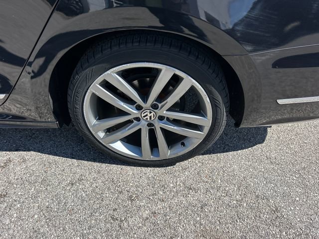 Used 2017 Volkswagen Passat 1.8T R-Line image 44