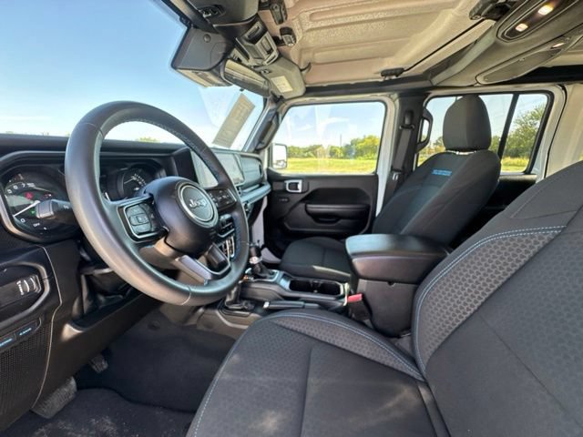 Used 2024 Jeep Wrangler Unlimited Rubicon 4xe AWD/4WD image 2
