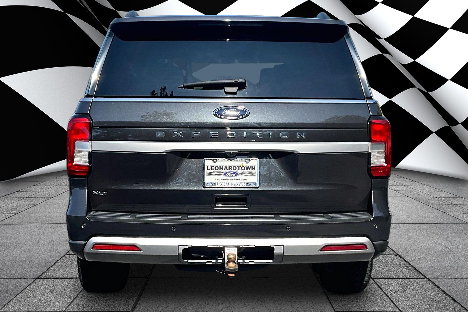 Used 2022 Ford Expedition XLT AWD/4WD image 3