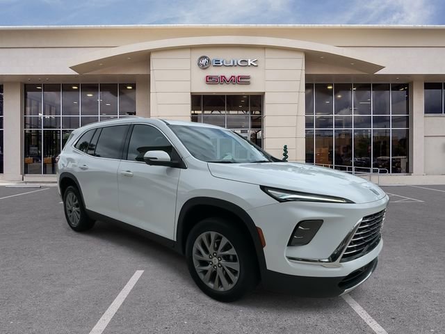 Used 2025 Buick Enclave Preferred FWD image 2