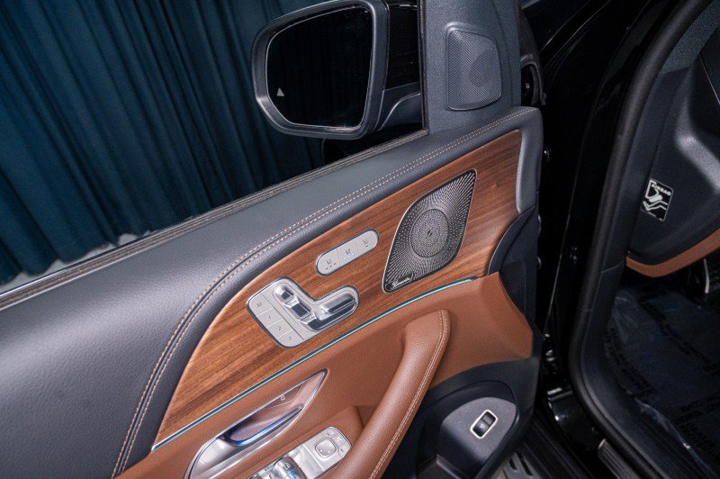 New 2026 Mercedes-Benz GLS 580 4MATIC image 12