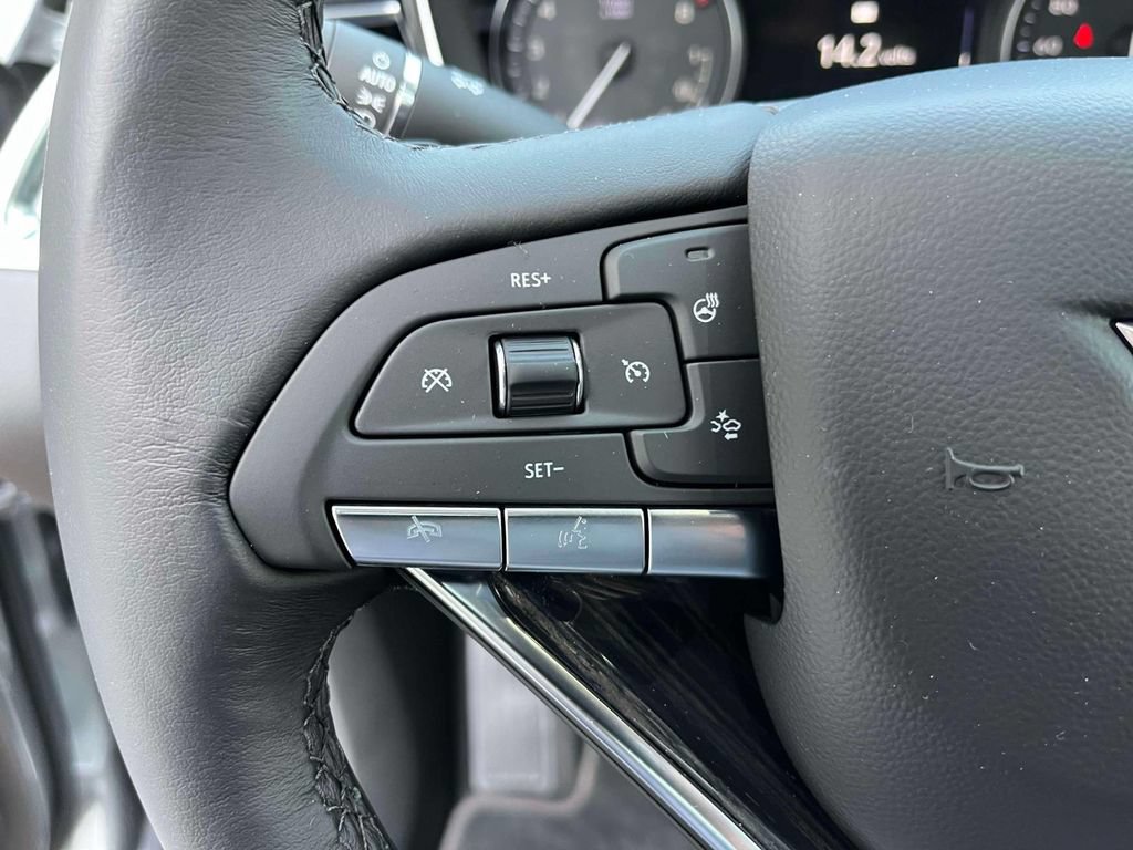 Certified 2025 Cadillac XT6 Premium Luxury w/ Technology Package AWD/4WD image 32