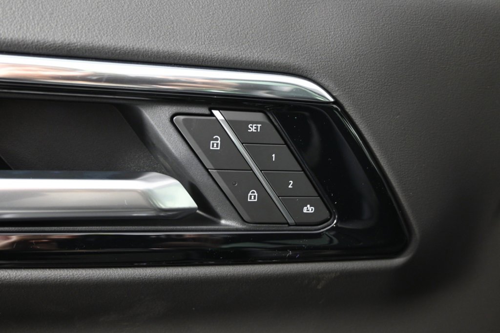 New 2026 Chevrolet Suburban Premier image 23