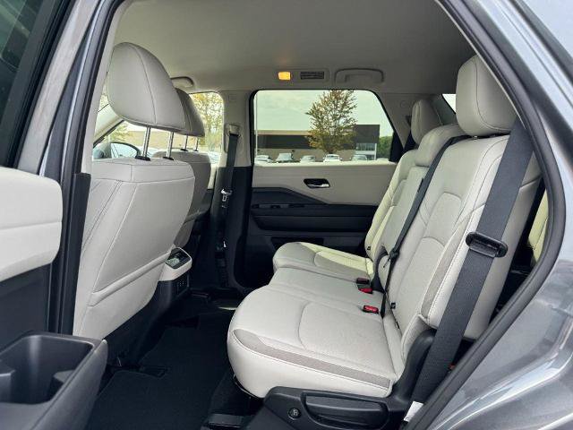 Certified 2026 Nissan Pathfinder SL AWD/4WD image 10
