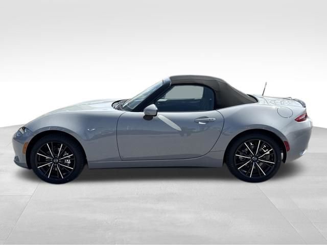 New 2026 MAZDA MX-5 Miata Grand Touring image 2