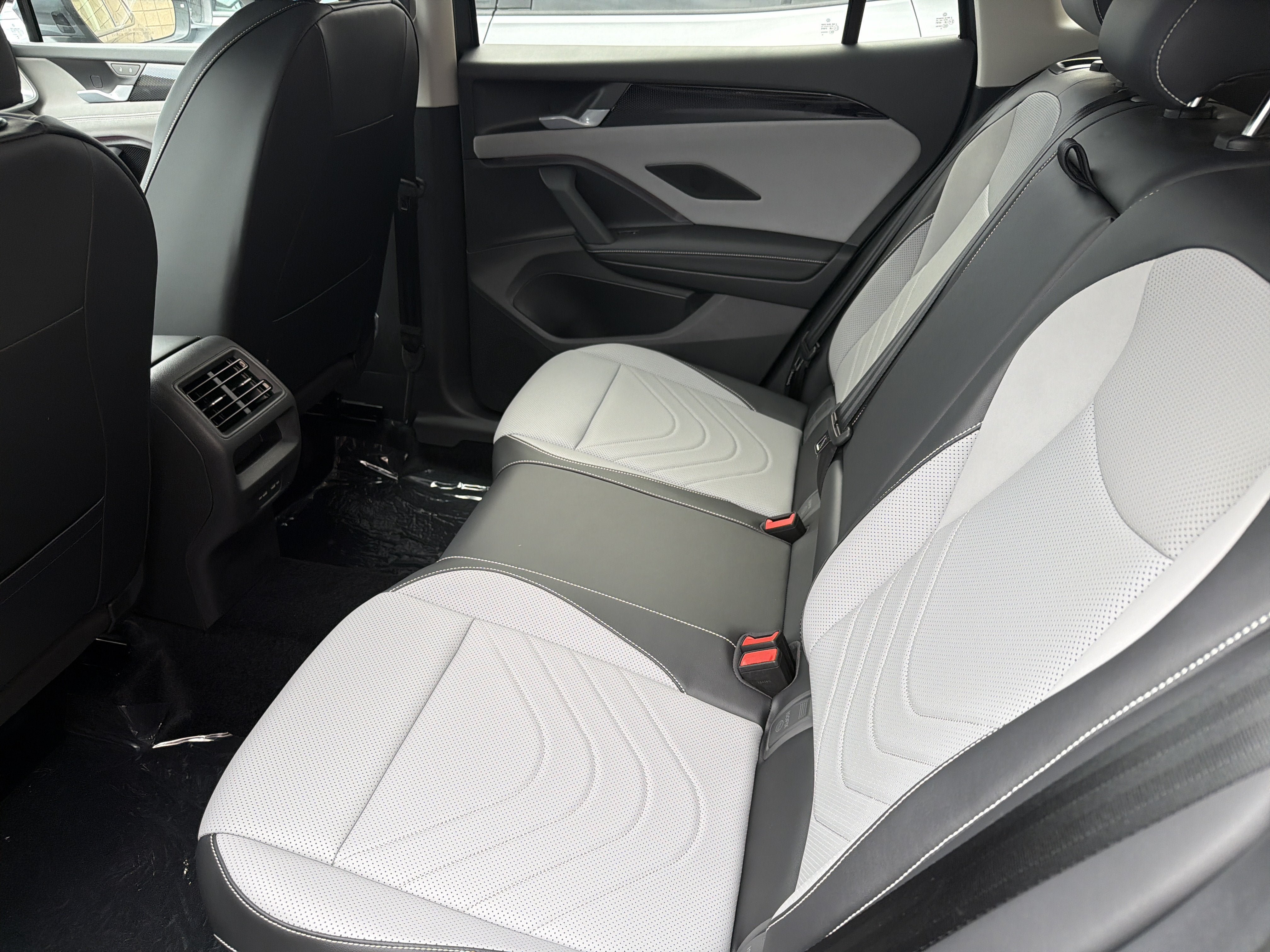 New 2026 Volkswagen Tiguan SE AWD/4WD image 21