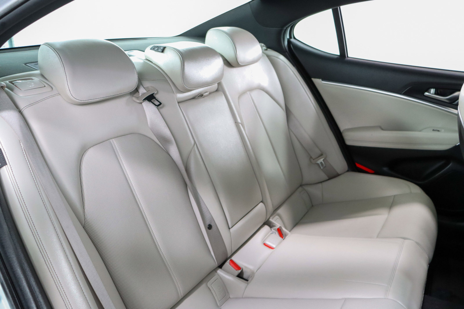 Used 2025 Genesis G70 2.5T image 28