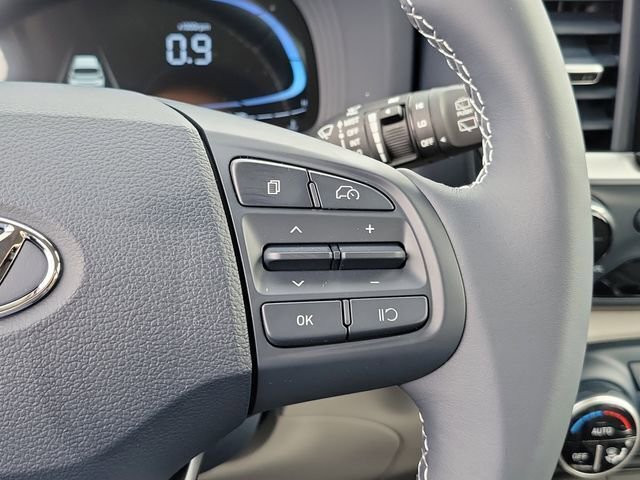 New 2026 Hyundai Venue SEL FWD image 6