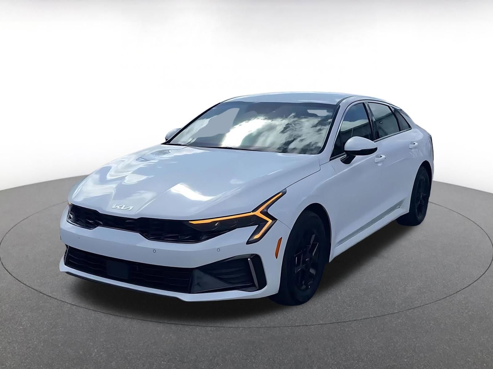 Used 2025 Kia K5 LXS image 3