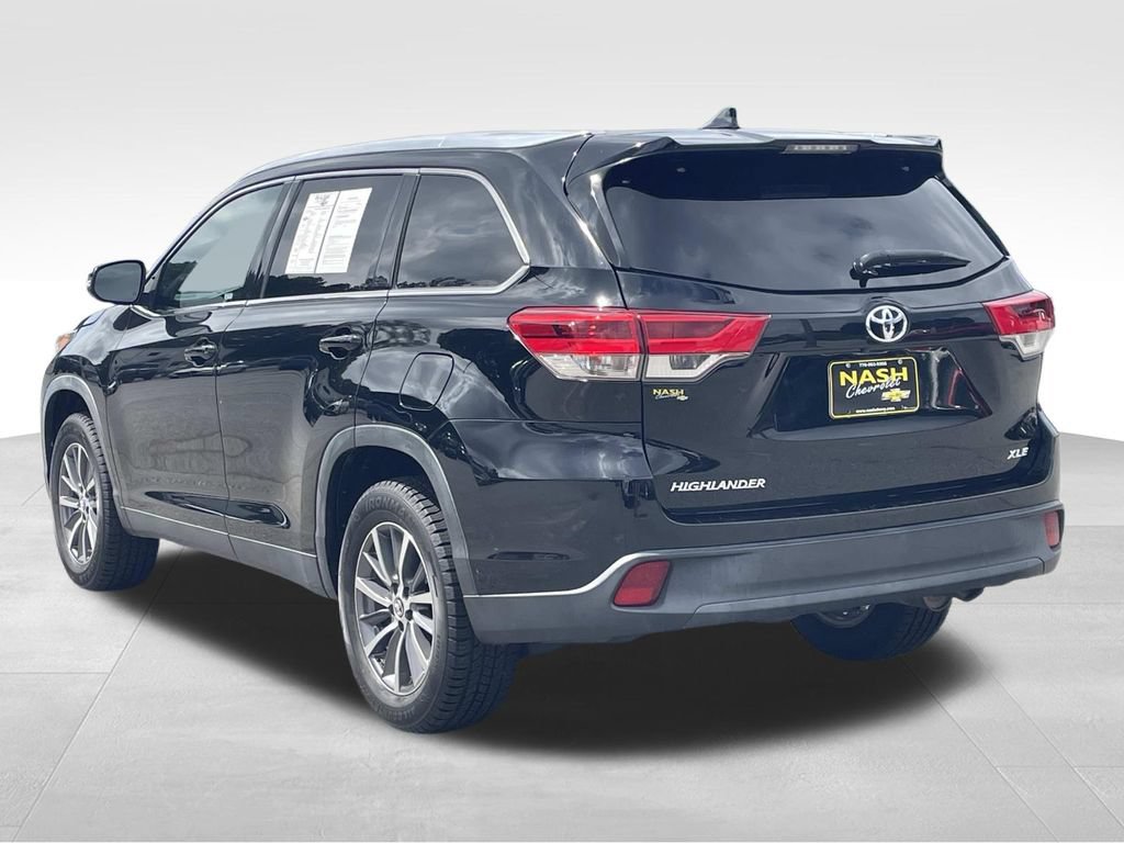 Used 2019 Toyota Highlander XLE FWD image 5