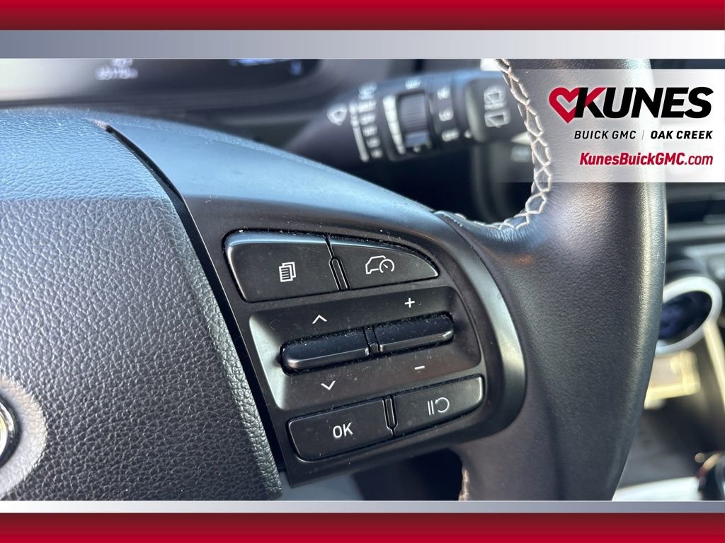 Used 2023 Hyundai Venue Limited w/ Cargo Package image 15