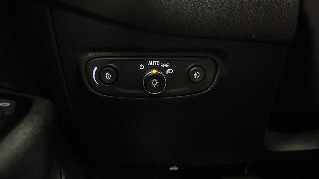 Used 2022 Chevrolet Equinox Premier AWD/4WD image 32