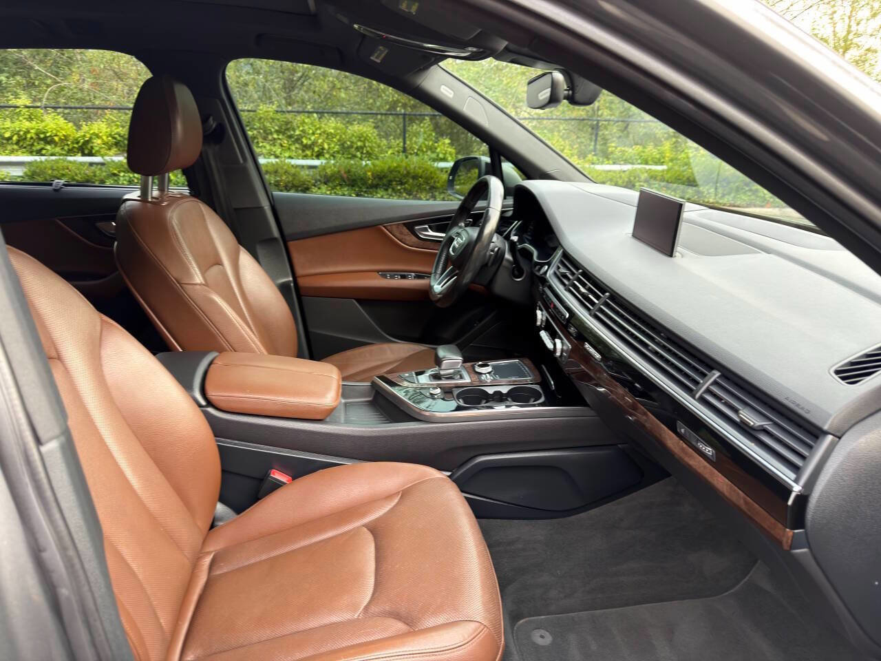 Used 2017 Audi Q7 3.0T Prestige w/ Prestige Package image 17