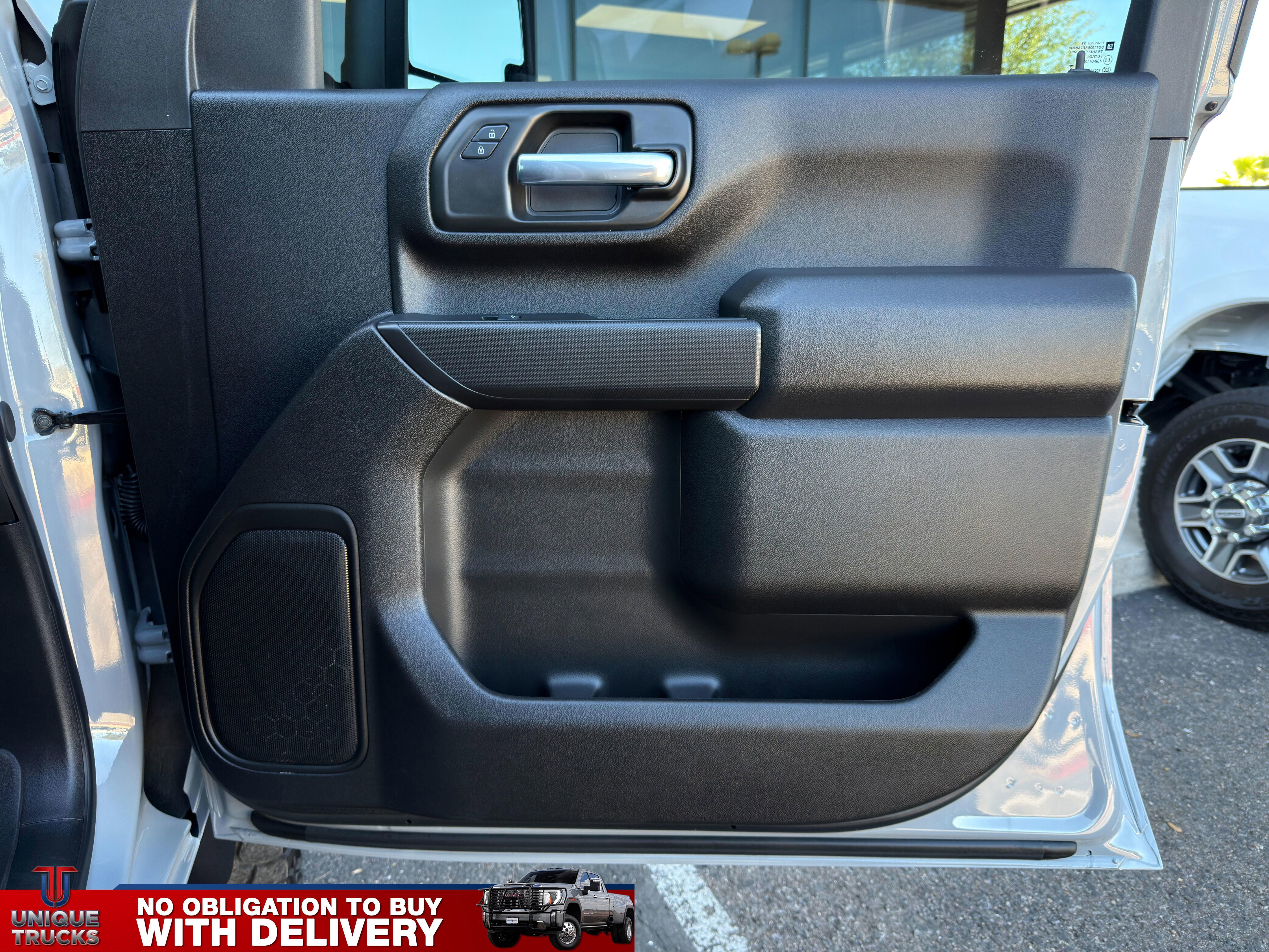 Used 2025 Chevrolet Silverado 2500 Custom w/ Custom Value Package image 27