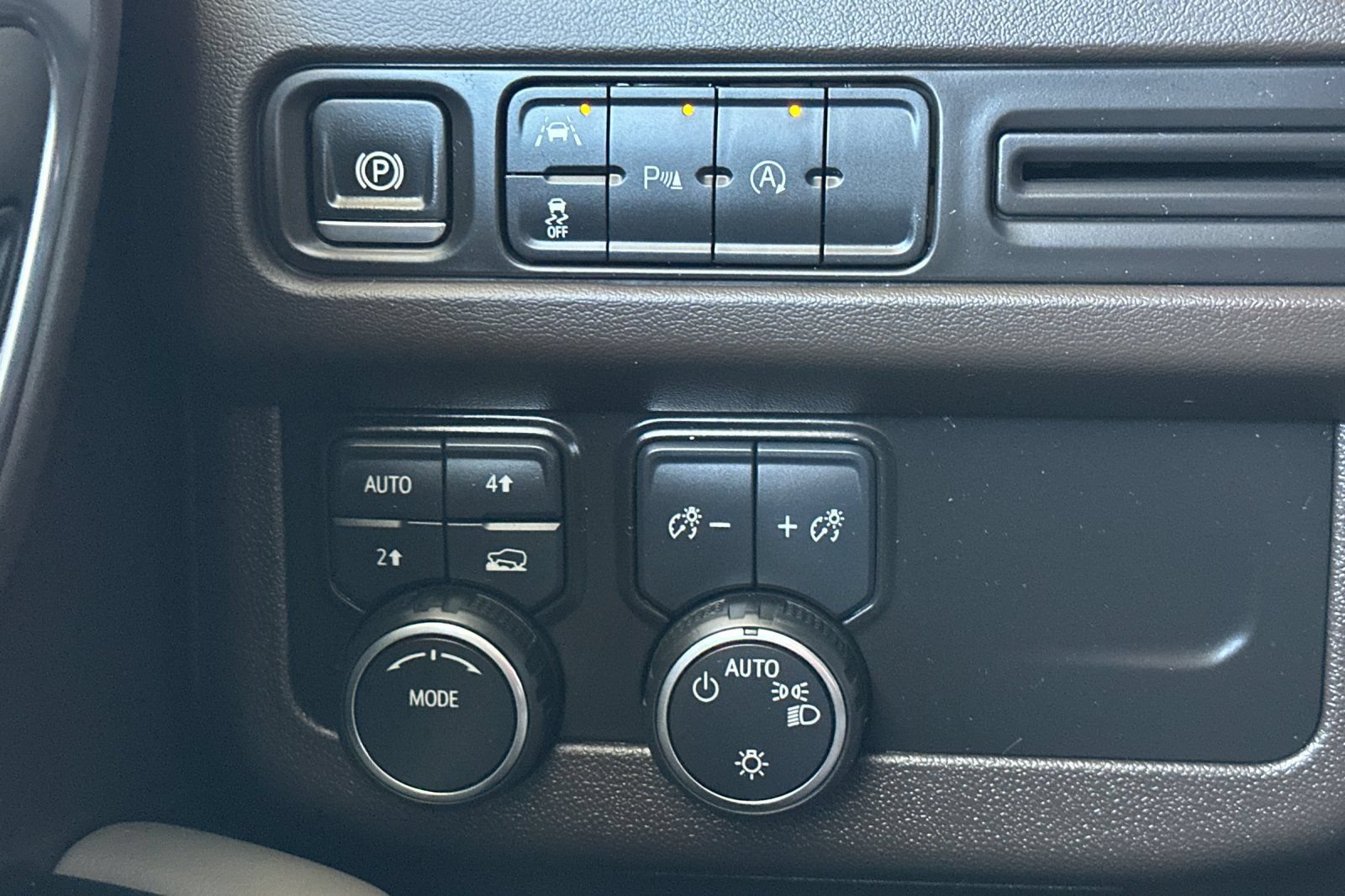 Certified 2024 Chevrolet Tahoe LT AWD/4WD image 38