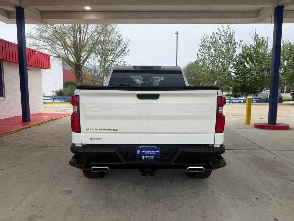 Used 2019 Chevrolet Silverado 1500 Custom Trail Boss w/ Custom Convenience Package AWD/4WD image 4