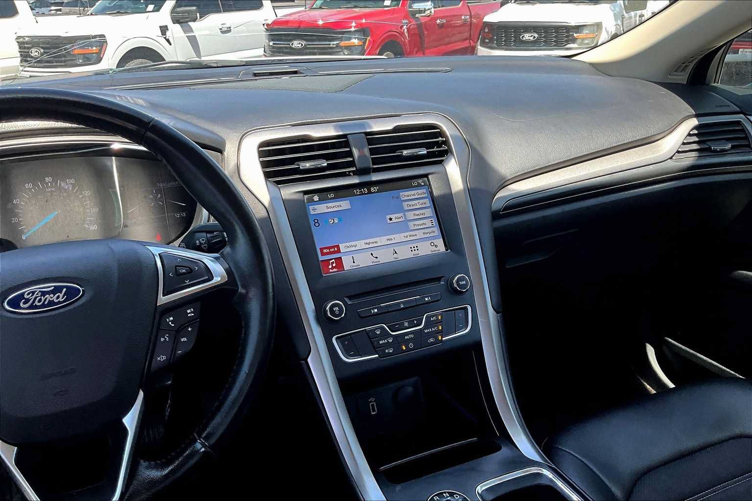 Used 2017 Ford Fusion SE w/ Equipment Group 201A FWD image 7