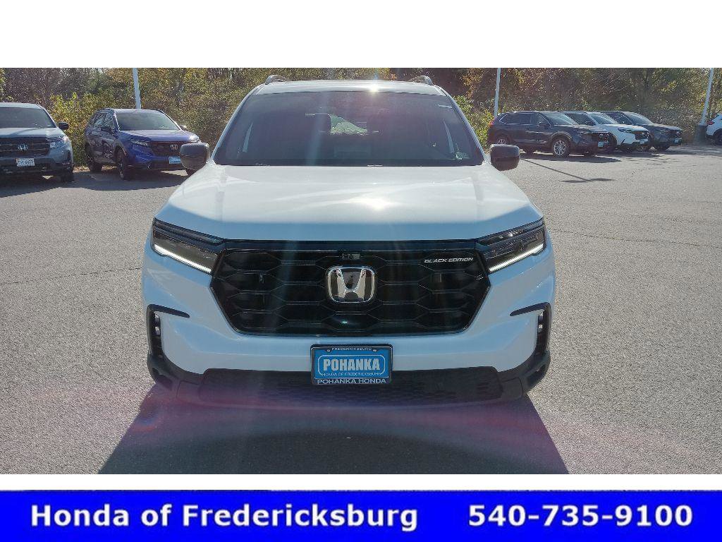 Used 2025 Honda Pilot Black Edition image 8