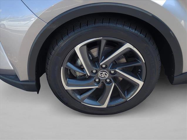 Used 2020 Toyota C-HR Limited image 27