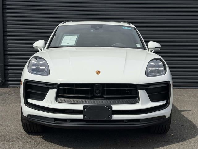 Used 2025 Porsche Macan image 12