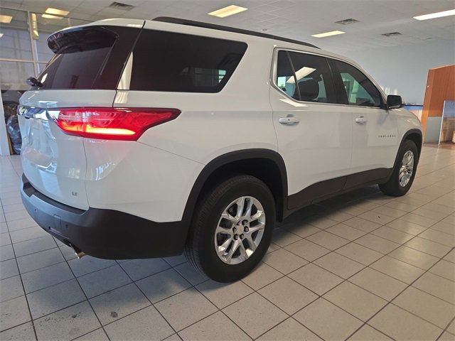 Used 2021 Chevrolet Traverse LT image 8