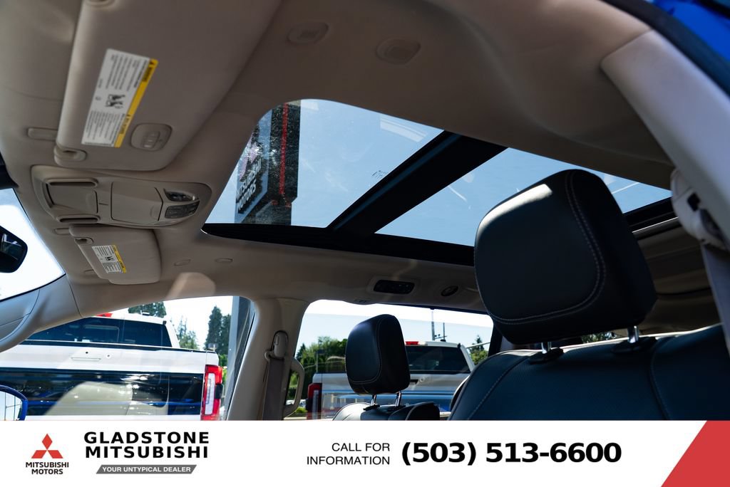Used 2021 Chrysler Pacifica Limited AWD/4WD image 18