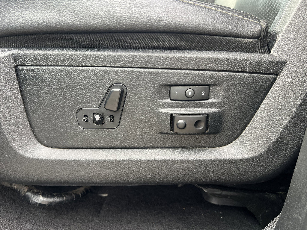 Used 2016 RAM 1500 Laramie w/ Convenience Group AWD/4WD image 29