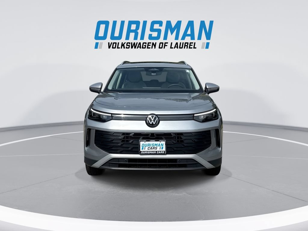 Used 2026 Volkswagen Tiguan SE AWD/4WD image 3