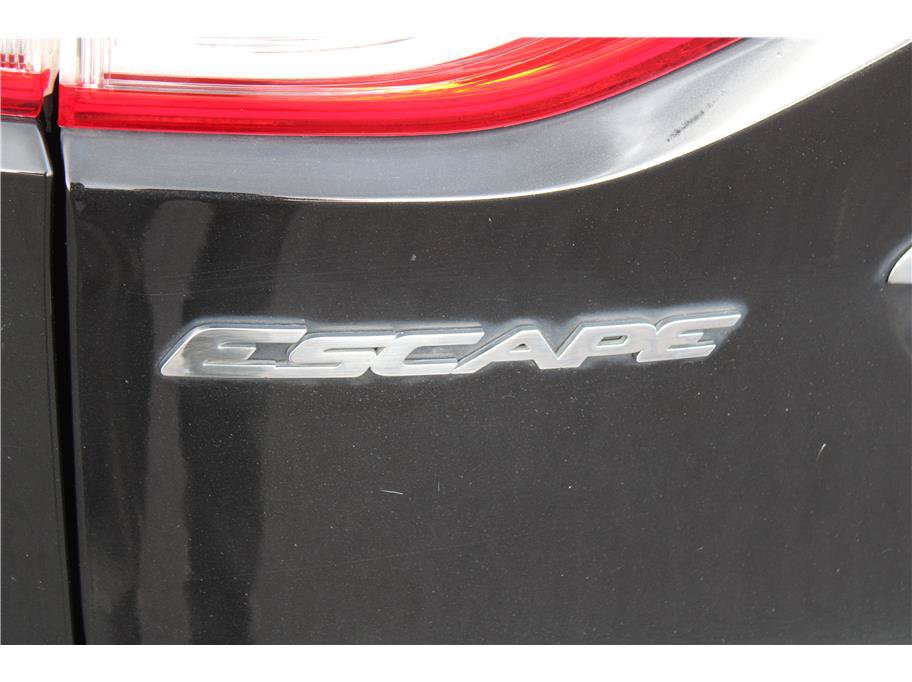 Used 2014 Ford Escape Titanium w/ Equipment Group 401A AWD/4WD image 32