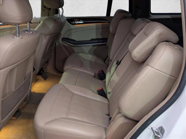 Used 2014 Mercedes-Benz GL 450 4MATIC image 18