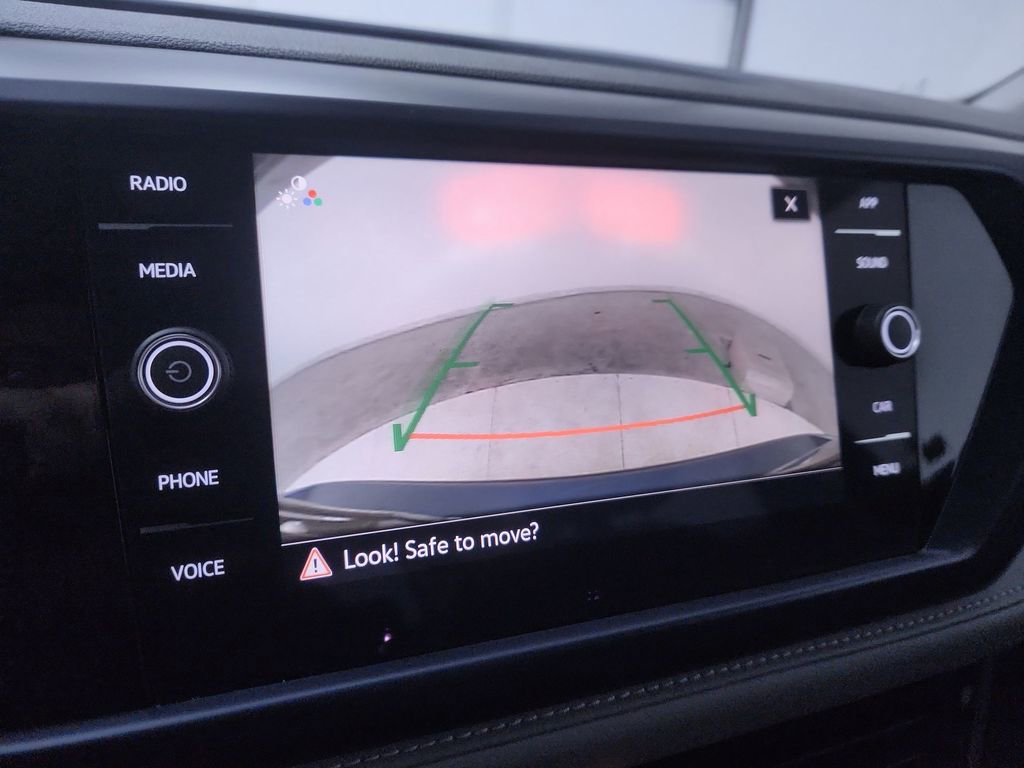 Used 2024 Volkswagen Taos SE image 17